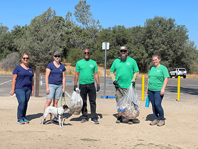 Volunteers at Folsom Lake Clean up